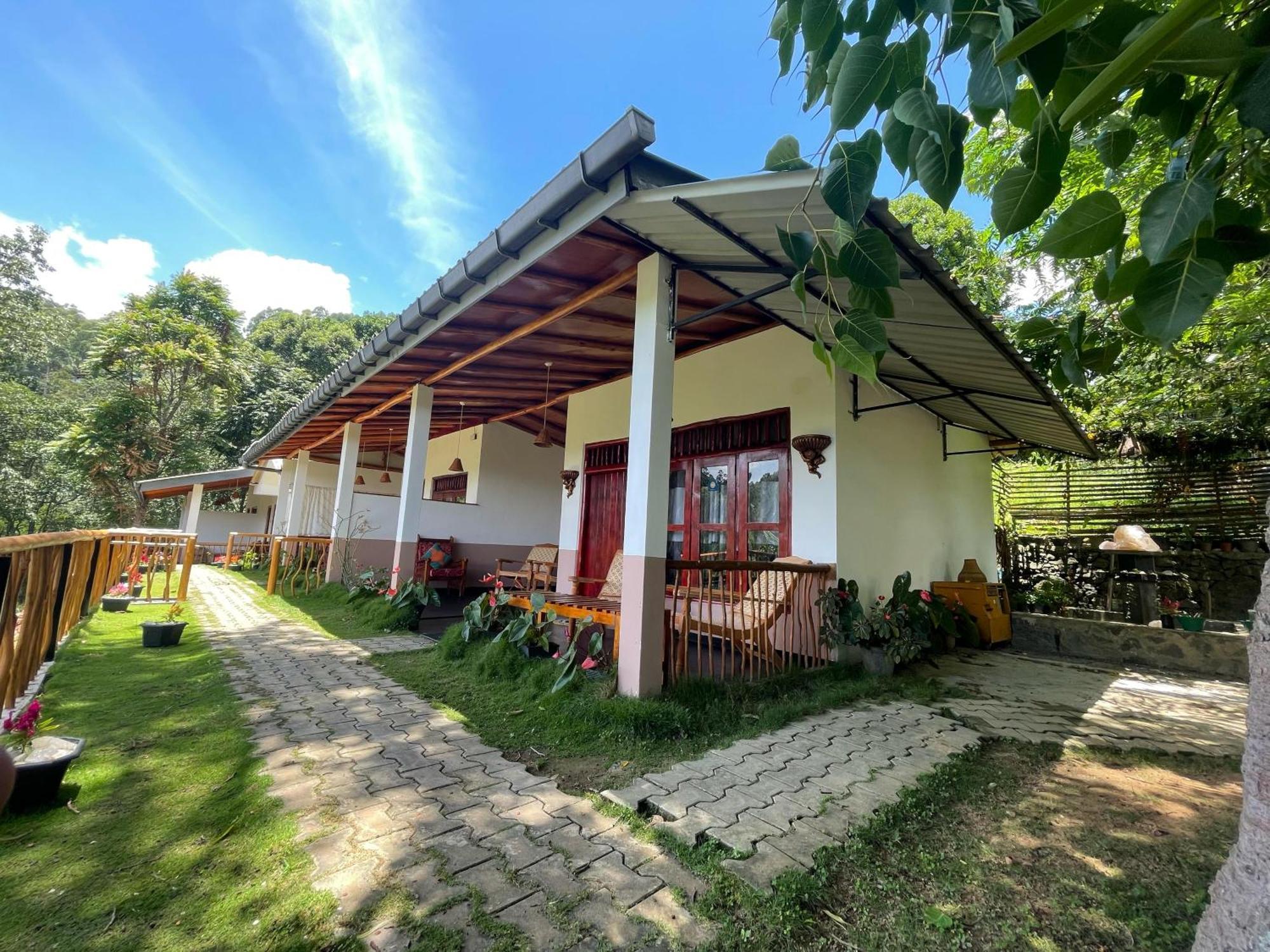 Rainbow Sky Cottage Ella Zimmer foto